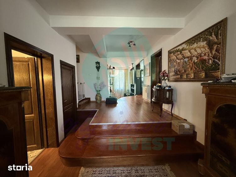 Casă cu 10 camere cu Teren 410 Mp în Pantelimon