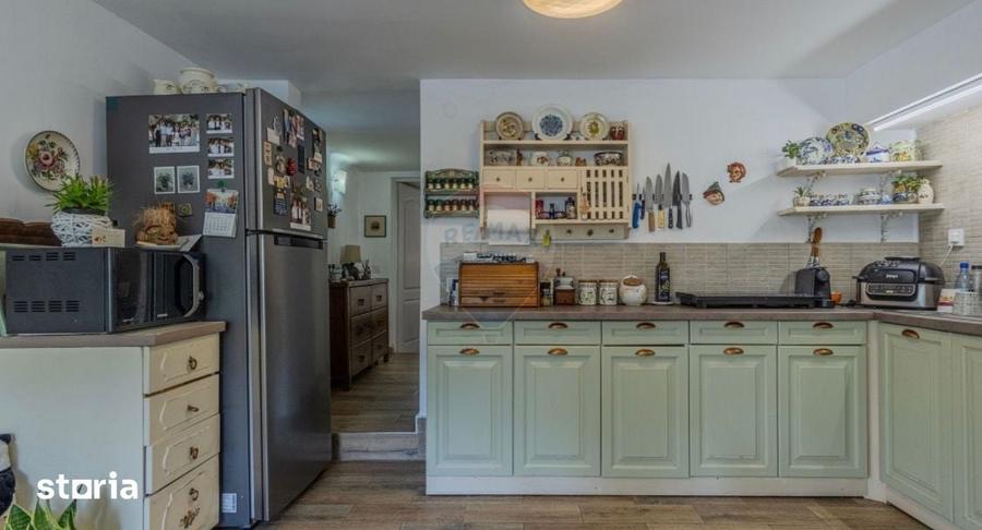 Casă cu 7 camere cu Teren 1350 Mp în Bran