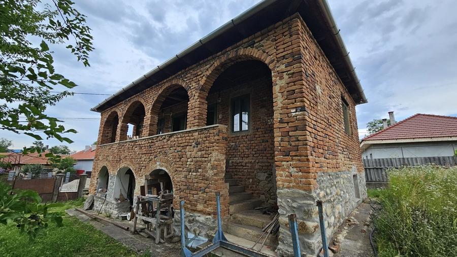 Casă cu 3 camere în Sălașu de Sus