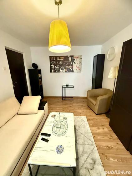 Apartament cu 2 camere decomandat în P-ța Victoriei