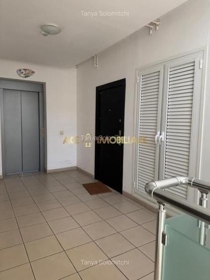 Apartament cu 3 camere semidecomandat, mobilat în Băneasa