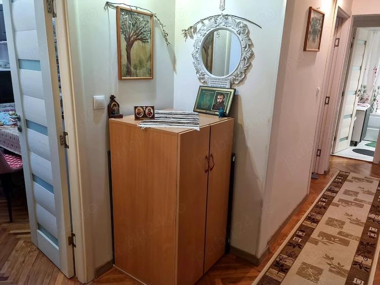 Apartament cu 3 camere decomandat în Decebal