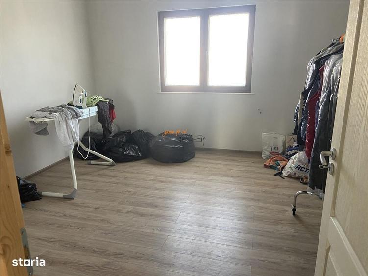 Casă cu 4 camere în Golești