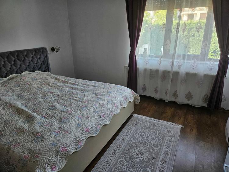 Casă cu 4 camere în Rogerius