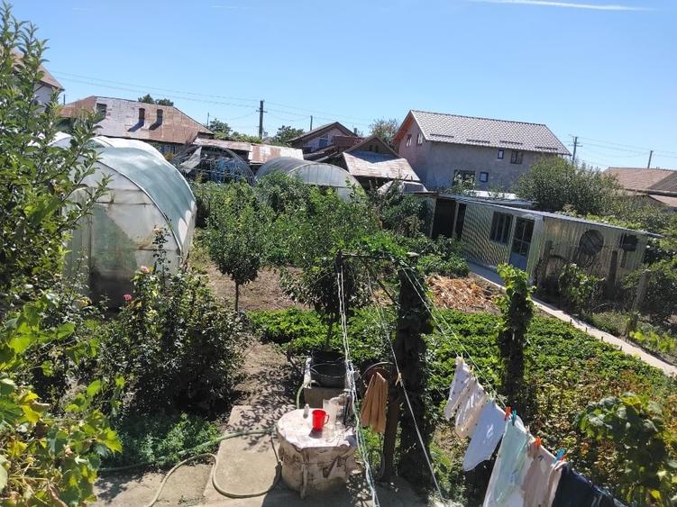 Casă cu 5 camere cu Teren 1200 Mp în Dobrosloveni