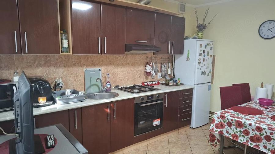 Casă cu 2 camere cu Canalizare în Central