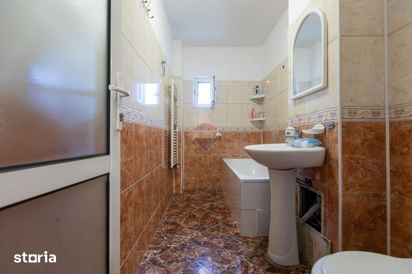 Apartament cu 3 camere decomandat în Mioriței