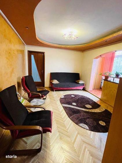 Apartament cu 3 camere semidecomandat, mobilat în Alexandru Obregia