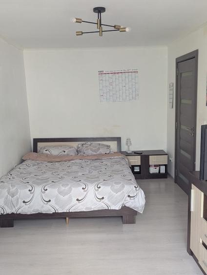 Apartament cu 3 camere decomandat, mobilat în Aradului