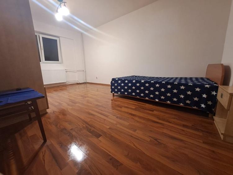 Garsonieră decomandată, mobilată în B-dul București