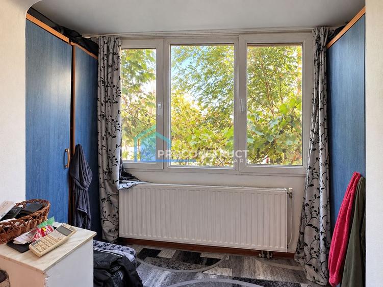Apartament cu 3 camere decomandat, mobilat în Girocului