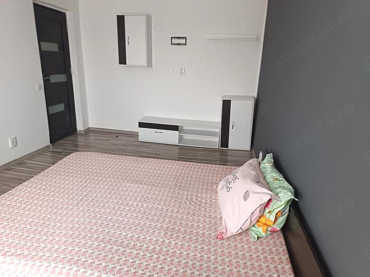 Apartament cu 3 camere decomandat în Patria
