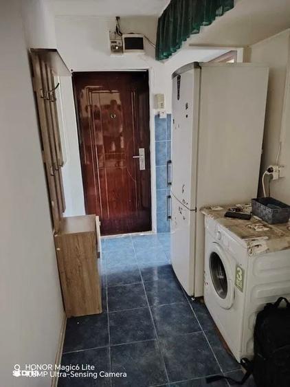 Apartament cu 2 camere semidecomandat în Km 4