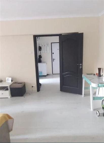 Apartament cu 2 camere semidecomandat, mobilat în Berceni