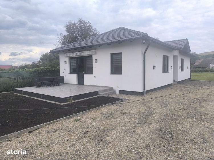 Casă cu 3 camere cu Teren 500 Mp în Central