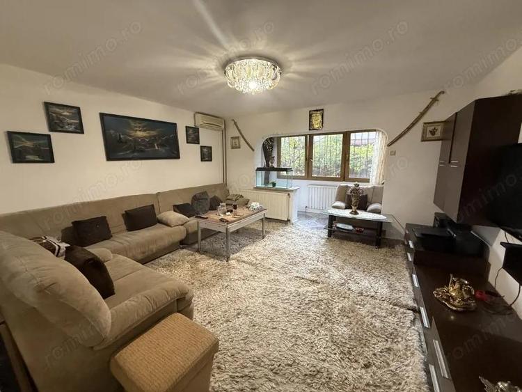 Apartament cu 3 camere decomandat, mobilat în Girocului