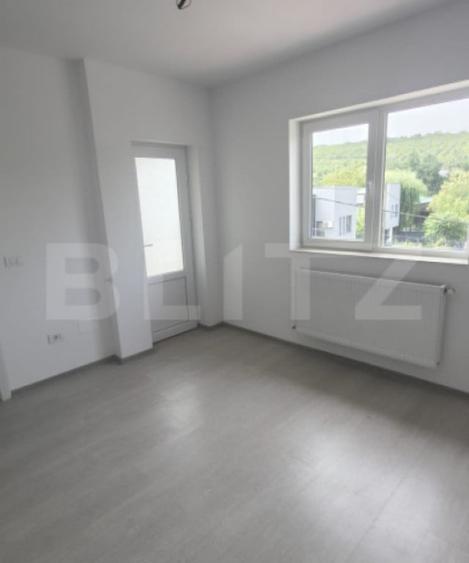 Casă cu 3 camere cu Teren 200 Mp în Vișani
