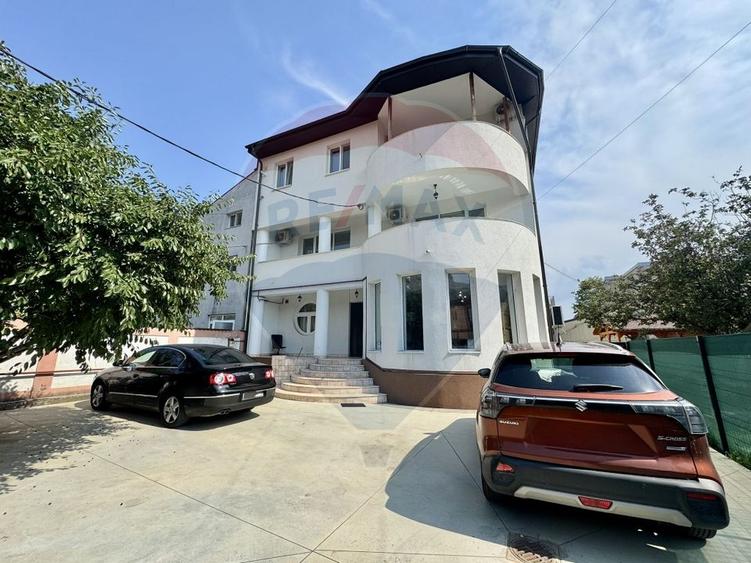 Casă cu 6 camere cu Teren 180 Mp în Giulești