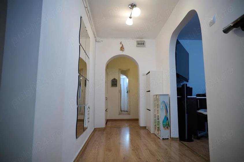 Apartament cu 3 camere decomandat în Micro 5