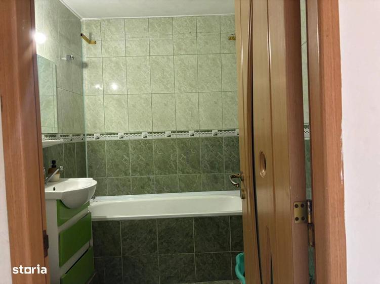 Apartament cu 2 camere decomandat în Rovine