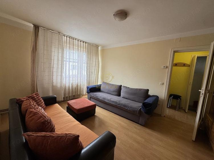 Apartament cu 3 camere decomandat în Central
