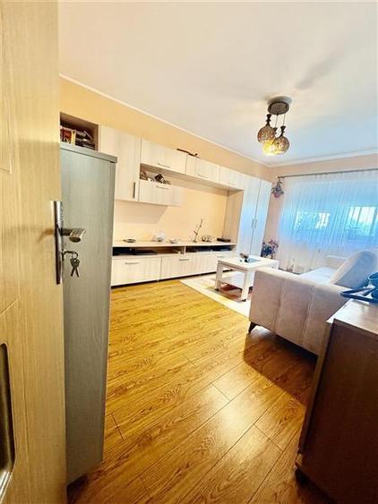 Apartament cu 2 camere decomandat, mobilat în CET