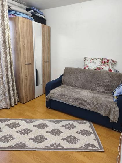 Apartament cu 2 camere semidecomandat în Berceni