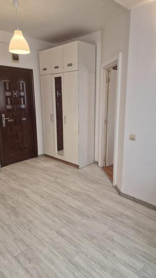 Apartament cu 2 camere semidecomandat în Dosu Bricii