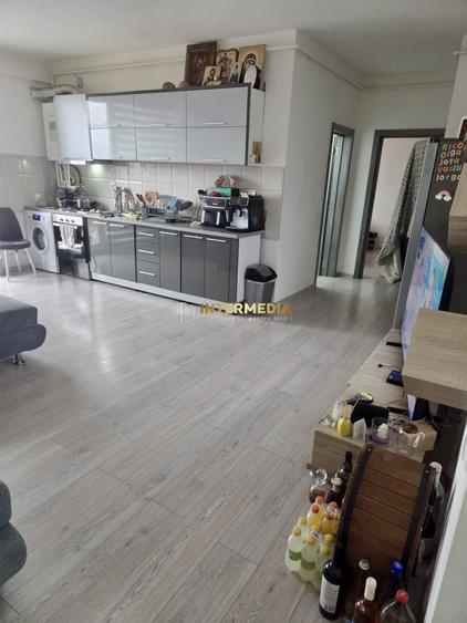 Apartament cu 3 camere decomandat, mobilat în Ampoi 3