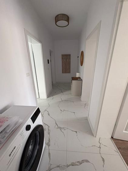 Apartament cu 2 camere decomandat, mobilat în Girocului