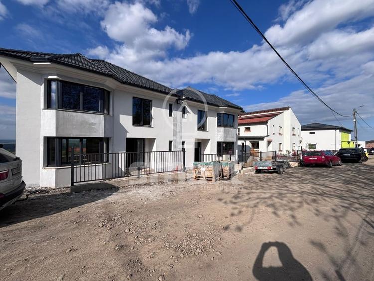 Duplex cu 5 camere cu Canalizare în Gheorghieni