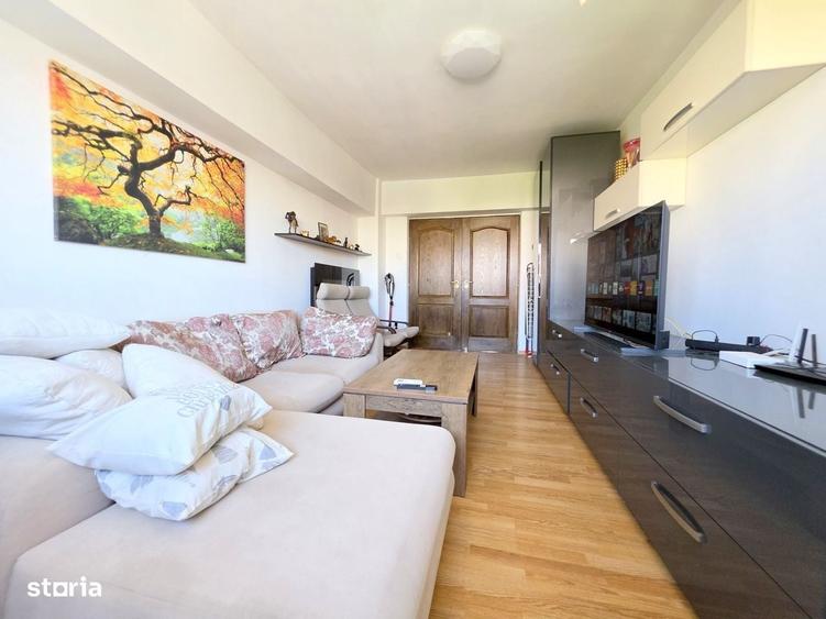 Apartament cu 4 camere decomandat în Vitan