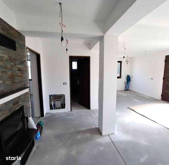 Casă cu 4 camere cu Teren 240 Mp în Câmpineanca