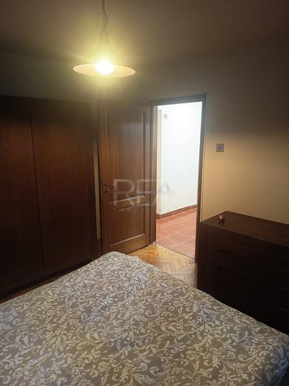 Apartament cu 4 camere decomandat, mobilat în Berceni