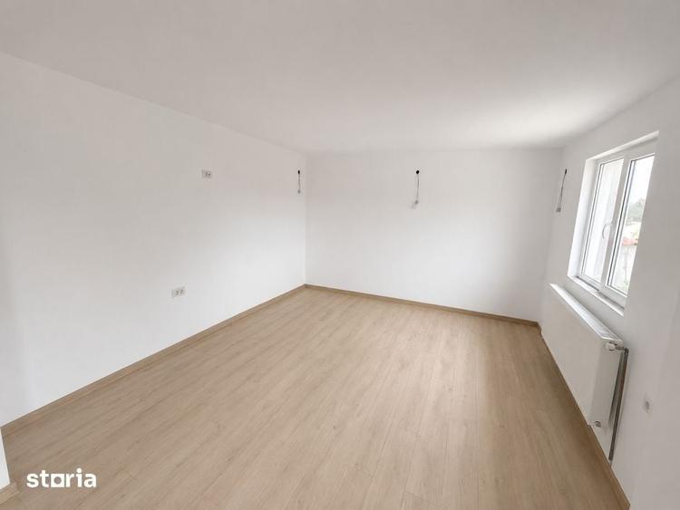 Casă cu 3 camere cu Teren 230 Mp în Malu Mare