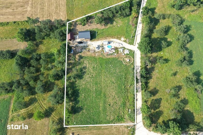 Casă cu 2 camere cu Teren 3900 Mp în Cernești