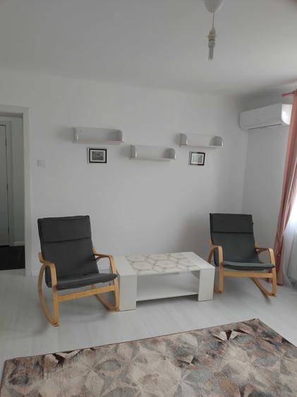 Apartament cu 2 camere decomandat în Gară
