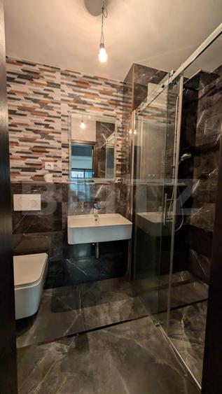 Apartament cu 3 camere semidecomandat, mobilat în Micro 3