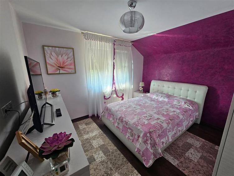 Casă cu 5 camere cu Garaj în Lețcani