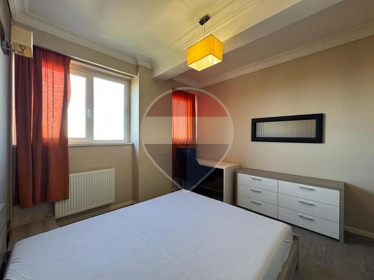 Apartament cu 3 camere semidecomandat, mobilat în UTA
