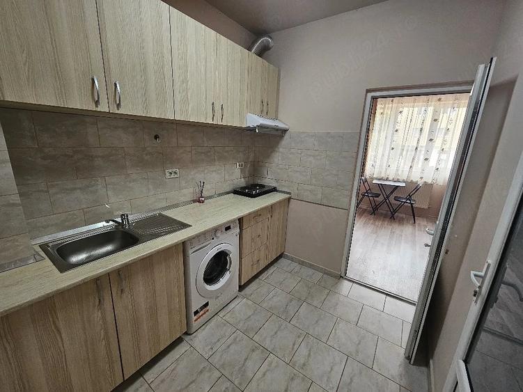 Garsonieră decomandată în UTA