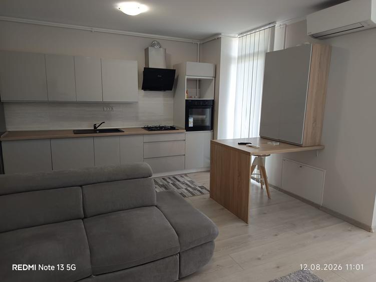 Apartament cu 2 camere decomandat în Soarelui