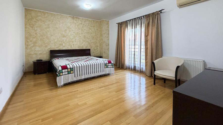 Duplex cu 5 camere cu Canalizare în Pipera