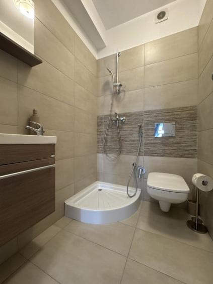 Apartament cu 3 camere decomandat, mobilat în Otopeni
