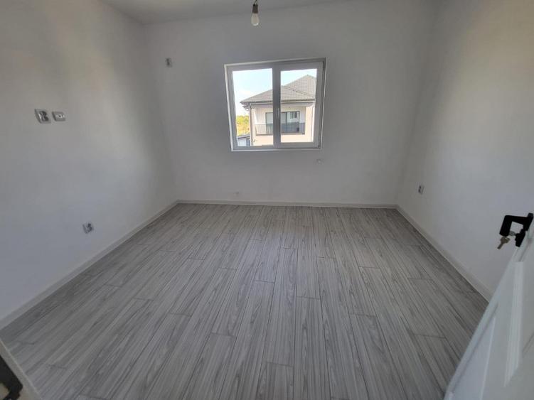 Duplex spatios cu 4 camere si mansarda cu placa de beton,gata de mutat - 8