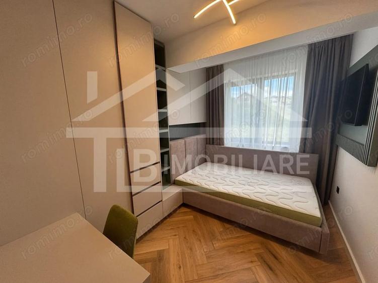 Apartament cu 3 camere decomandat în Livezeni