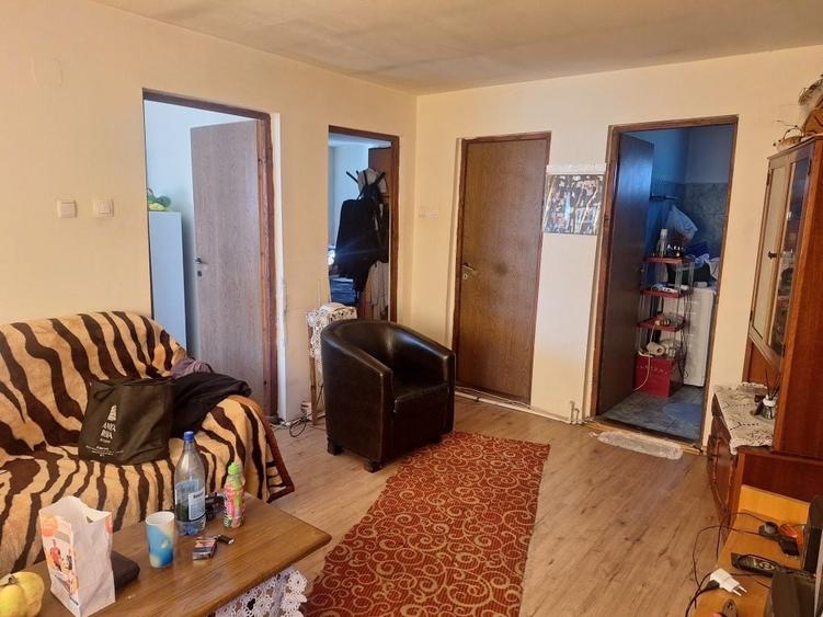 Casă cu 4 camere în Puchenii-Moșneni