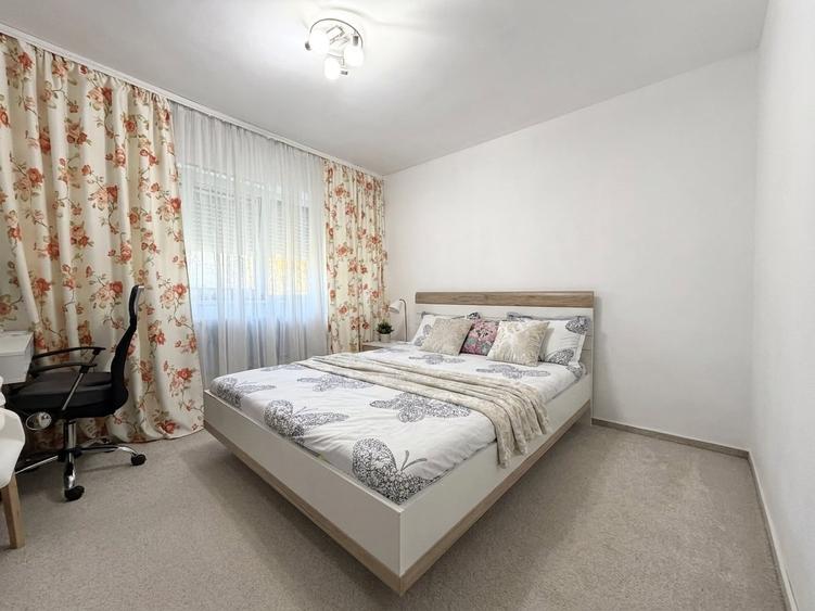 Apartament cu 3 camere decomandat, mobilat în Lipovei