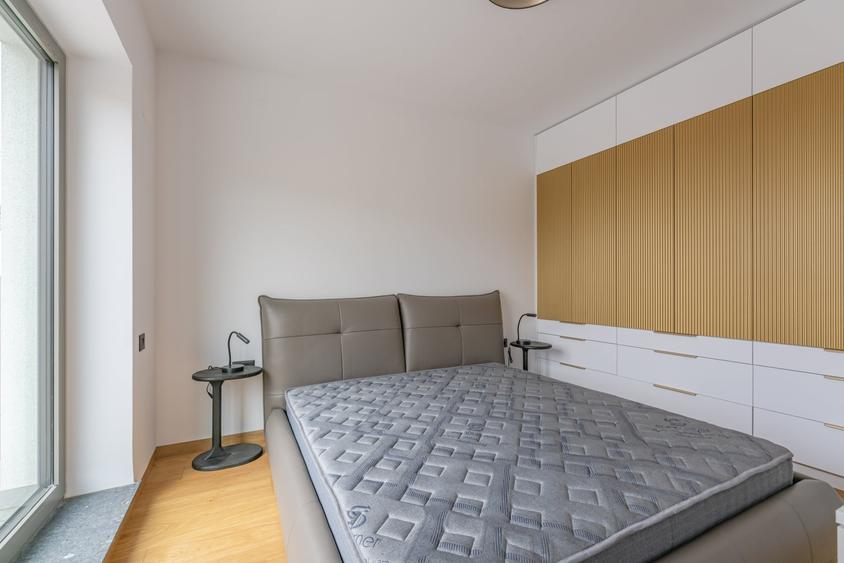 Apartament cu 4 camere decomandat, mobilat în Ultracentral
