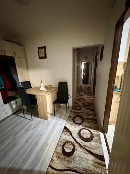 Apartament cu 3 camere în Cetate